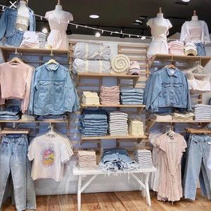 BRANDY MELVILLE MYSTERY BOX